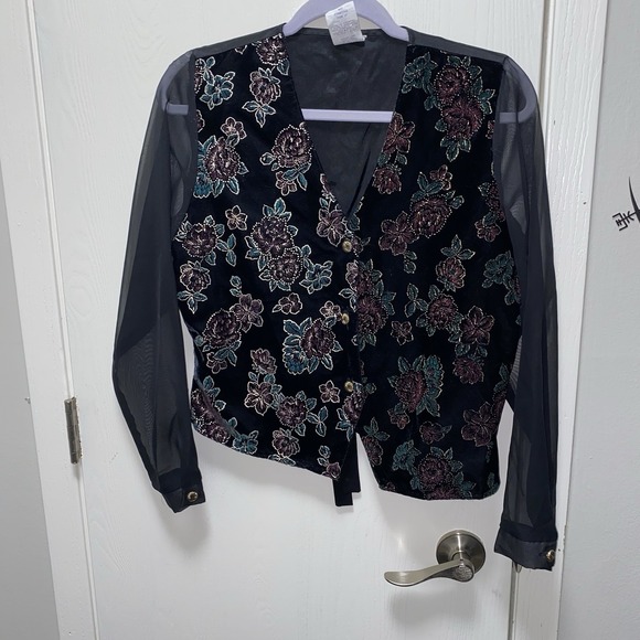 The Unbranded Brand Tops - Vintage Women's Blouse vest Long‎ sheer sleeve outstanding floral Black Medium